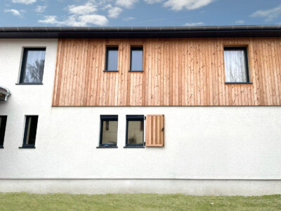 Façade en bois et béton